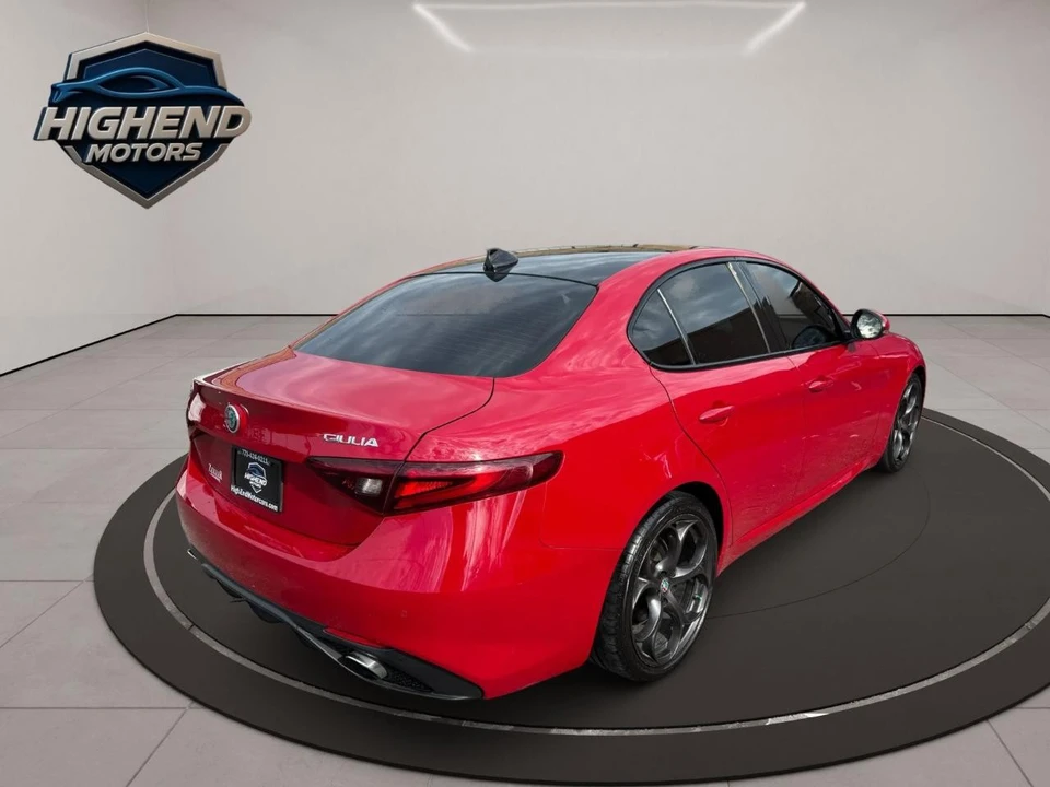 2019 Alfa Romeo Giulia - Image 7 of 21