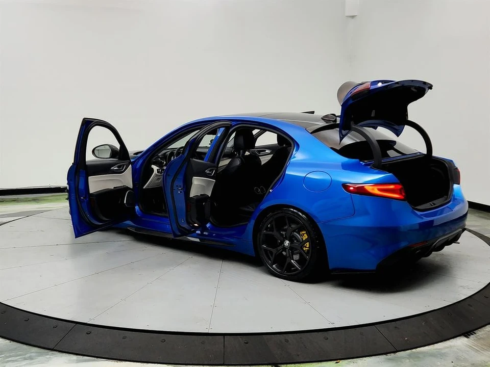 2019 Alfa Romeo Giulia - Image 12 of 12