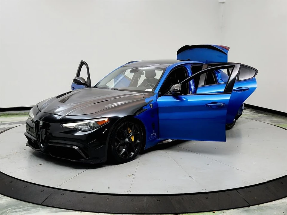 2019 Alfa Romeo Giulia - Image 9 of 12