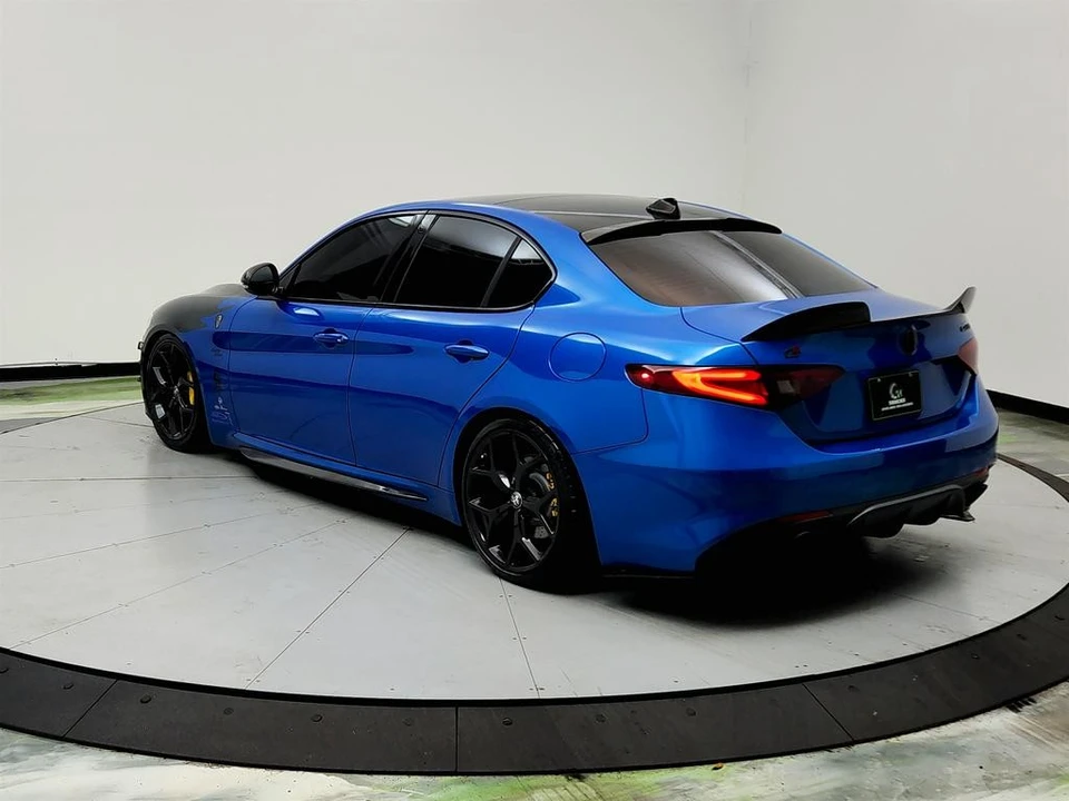 2019 Alfa Romeo Giulia - Image 7 of 12