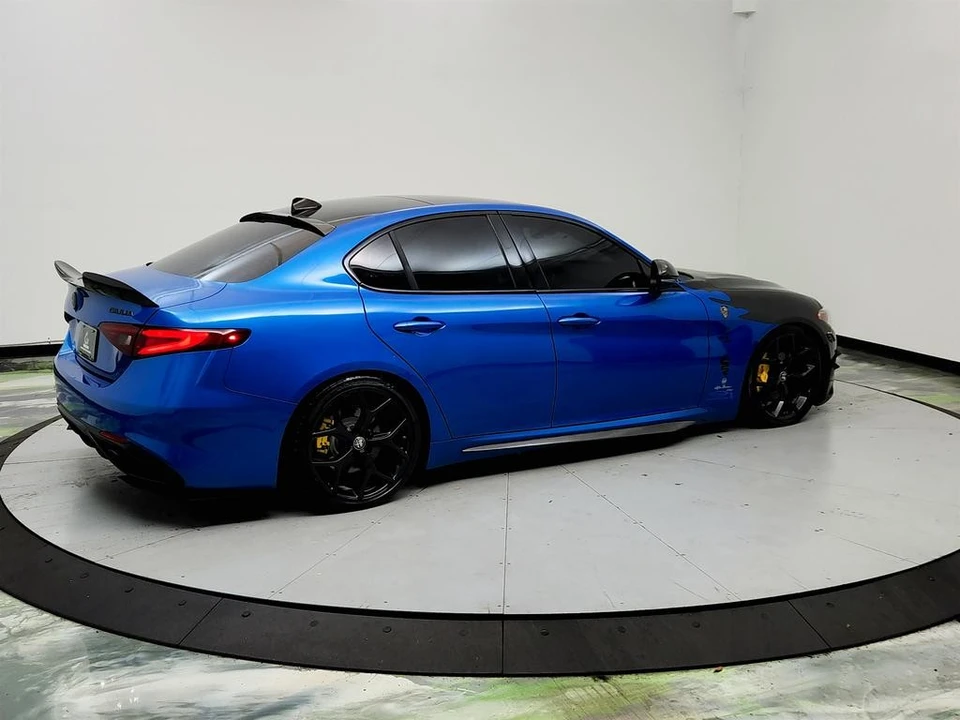 2019 Alfa Romeo Giulia - Image 5 of 12