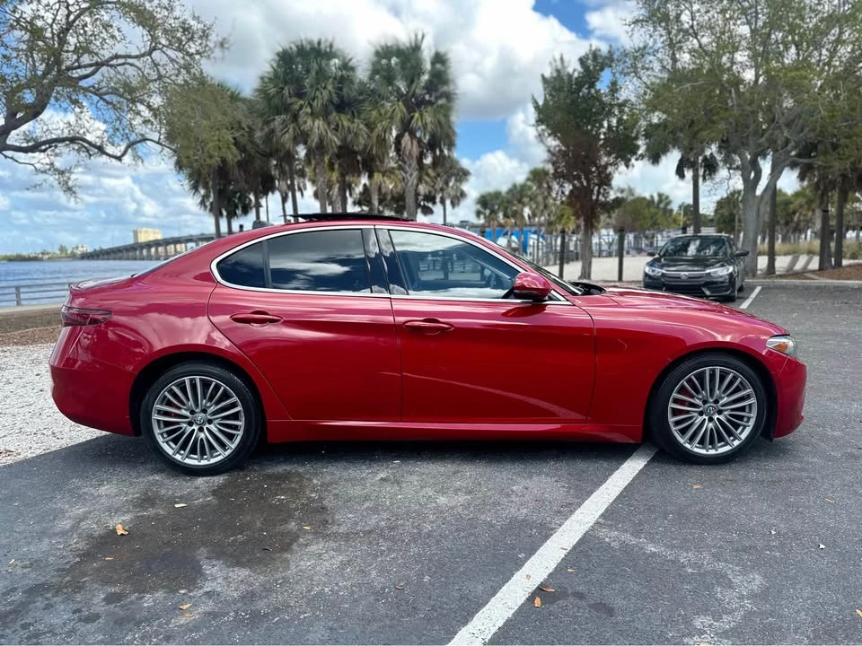 2019 Alfa Romeo Giulia - Image 6 of 19