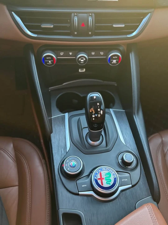 2019 Alfa Romeo Giulia - Image 8 of 10