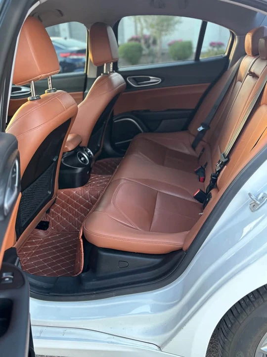 2019 Alfa Romeo Giulia - Image 5 of 10