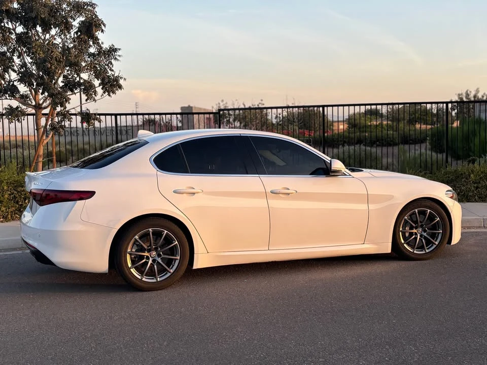 2019 Alfa Romeo Giulia - Image 2 of 12