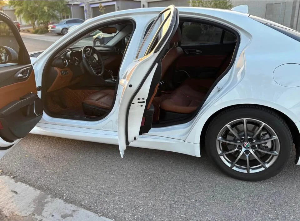 2019 Alfa Romeo Giulia - Image 3 of 12
