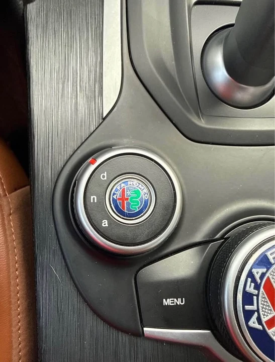 2019 Alfa Romeo Giulia - Image 5 of 12