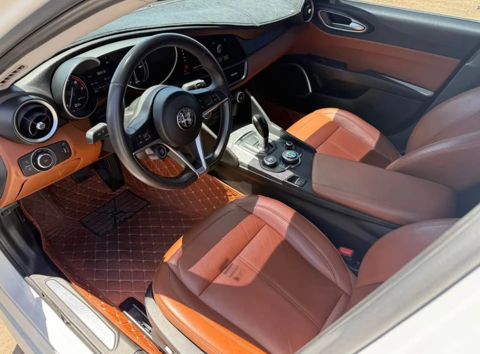 2019 Alfa Romeo Giulia - Image 2 of 12