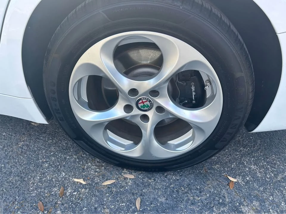 2019 Alfa Romeo Giulia - Image 7 of 12