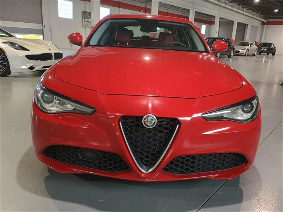 2019 Alfa Romeo Giulia - Image 9 of 31