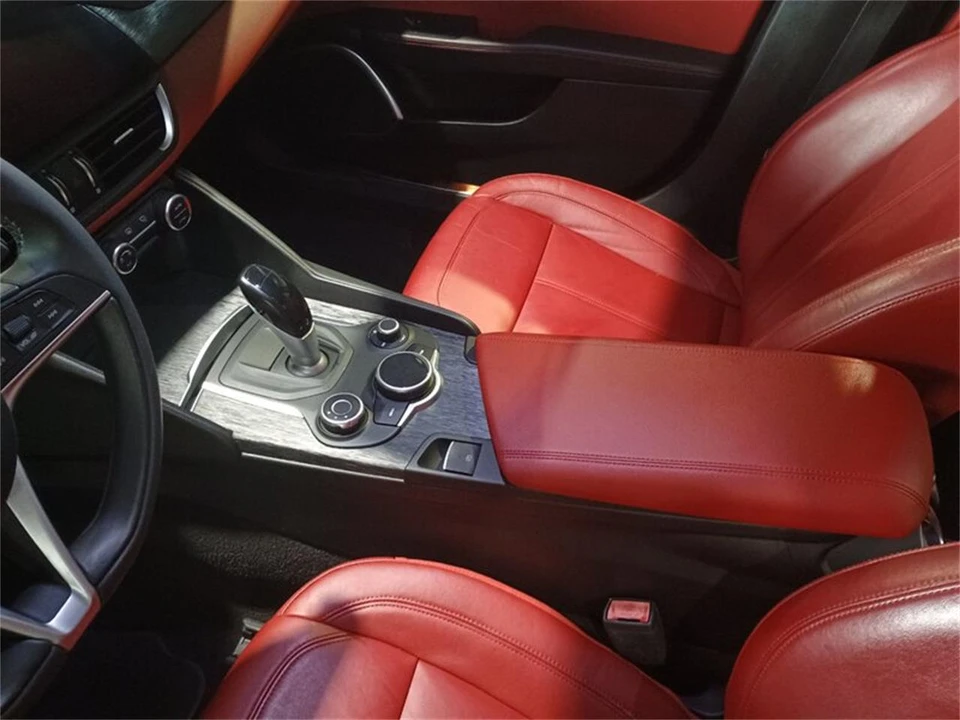 2019 Alfa Romeo Giulia - Image 19 of 31