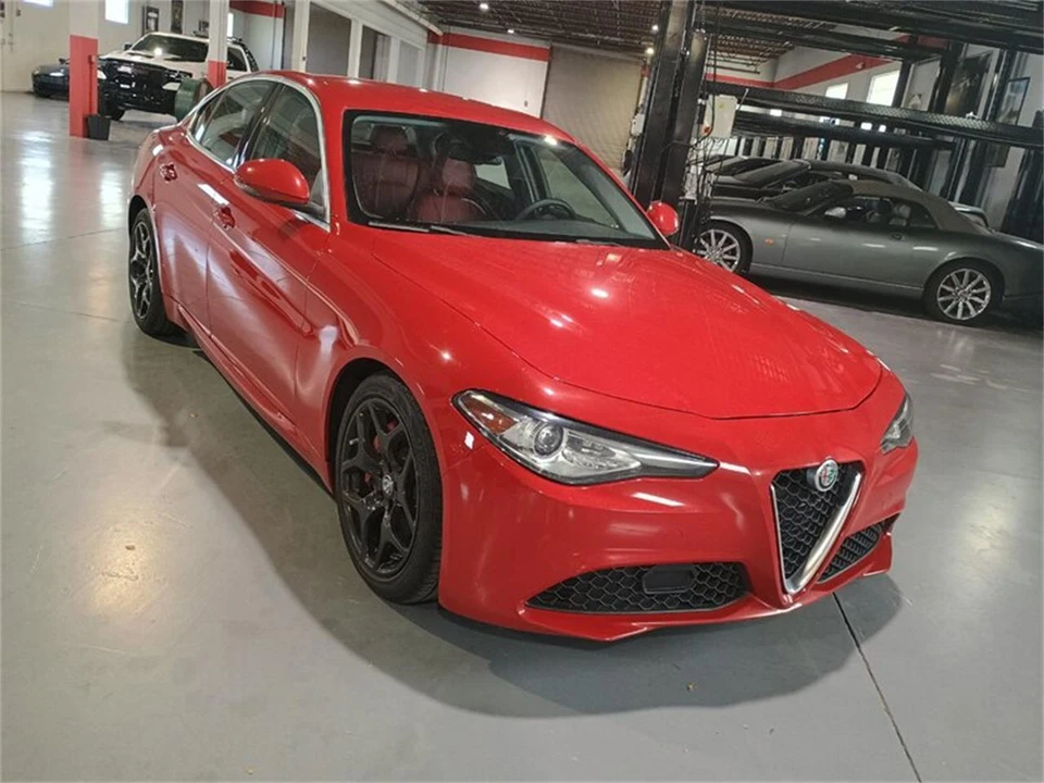 2019 Alfa Romeo Giulia - Image 8 of 31