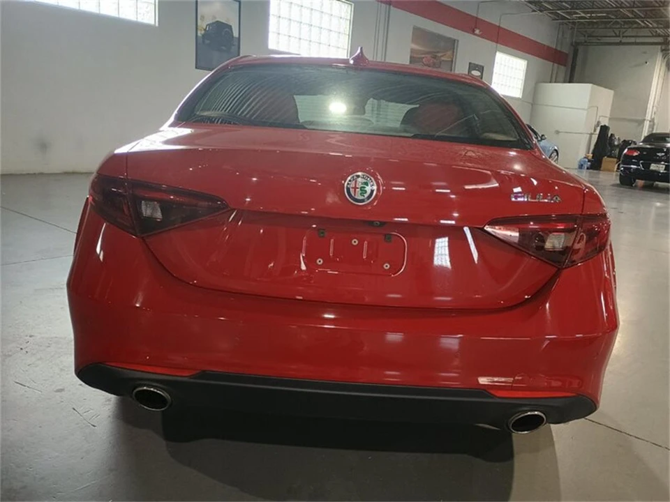2019 Alfa Romeo Giulia - Image 4 of 31