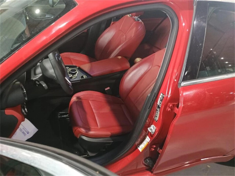 2019 Alfa Romeo Giulia - Image 14 of 31