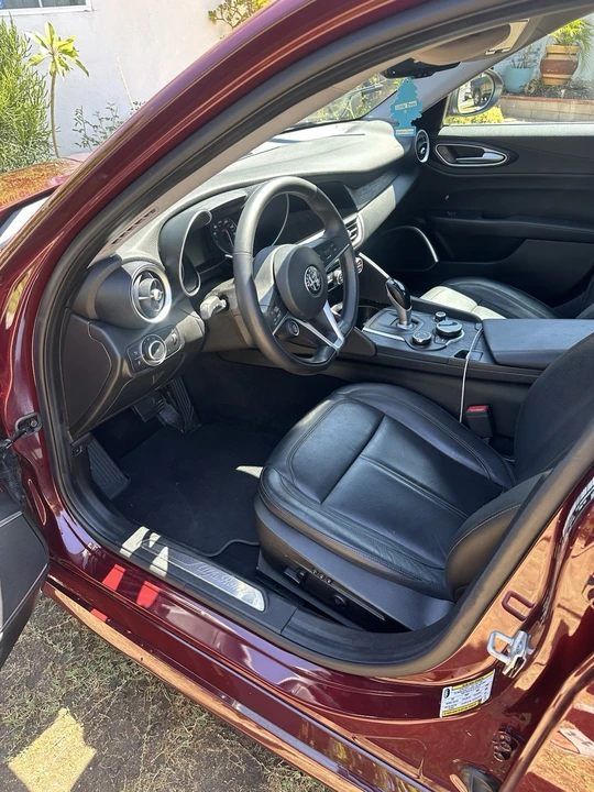 2019 Alfa Romeo Giulia - Image 12 of 14