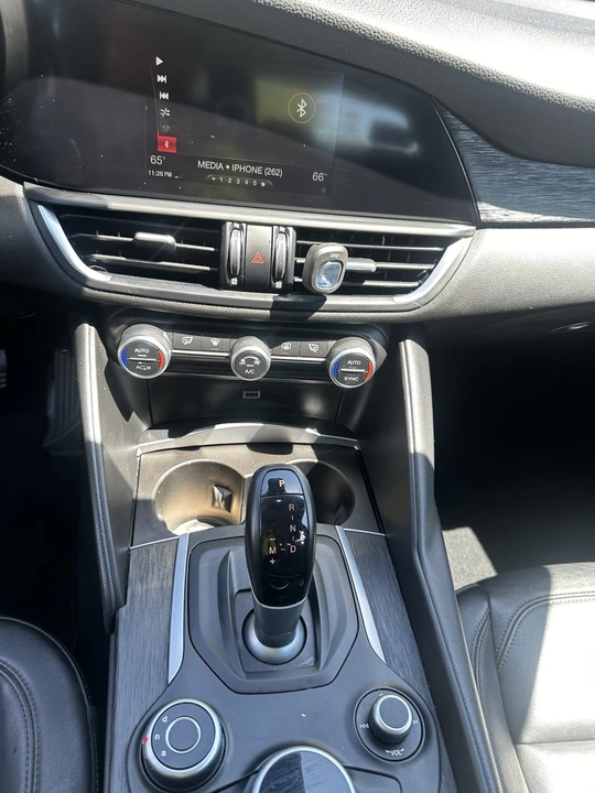 2019 Alfa Romeo Giulia - Image 11 of 14