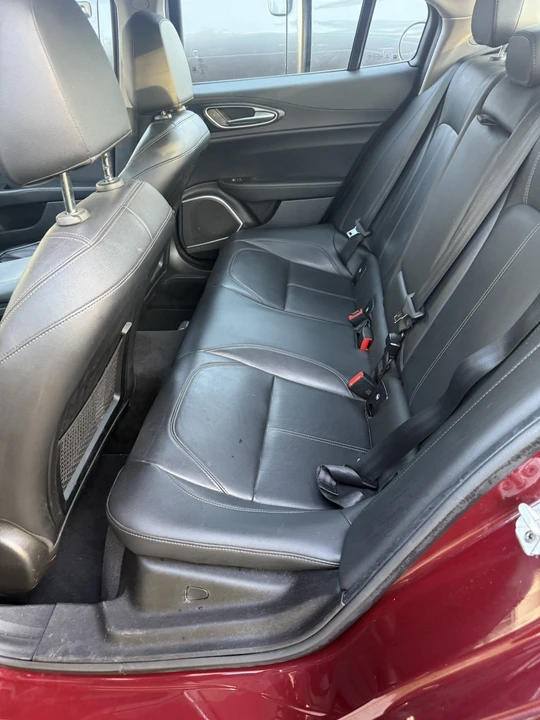 2019 Alfa Romeo Giulia - Image 6 of 14