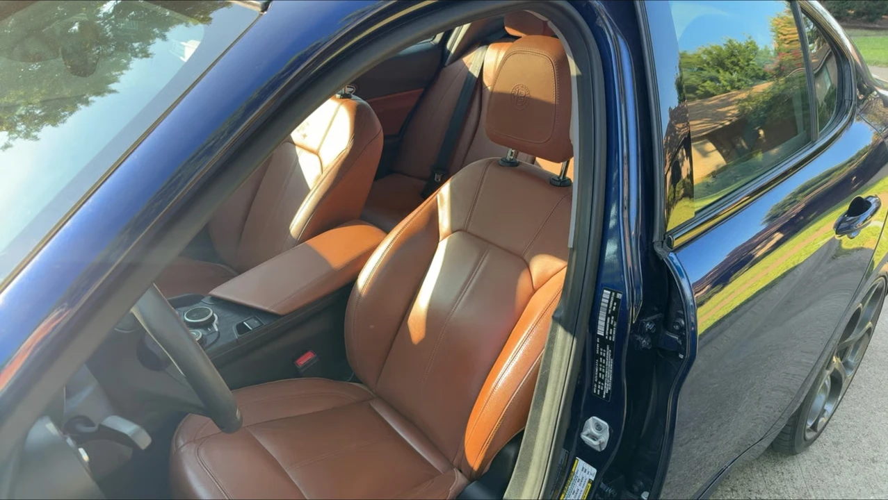 2019 Alfa Romeo Giulia - Image 13 of 20