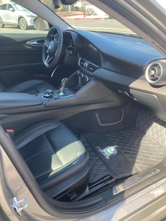 2019 Alfa Romeo Giulia - Image 7 of 13