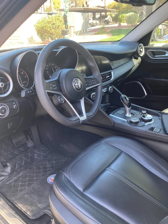 2019 Alfa Romeo Giulia - Image 11 of 13