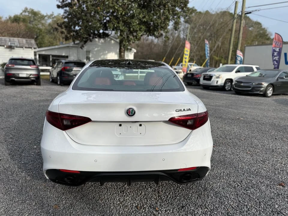 2019 Alfa Romeo Giulia - Image 5 of 12
