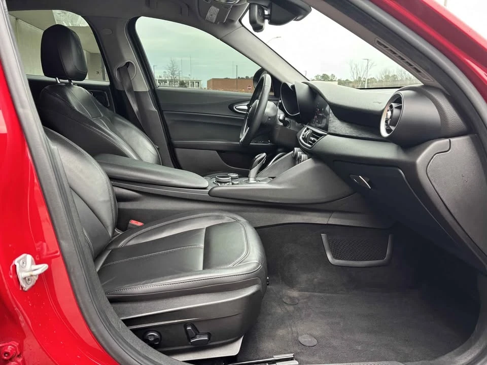 2019 Alfa Romeo Giulia - Image 9 of 10