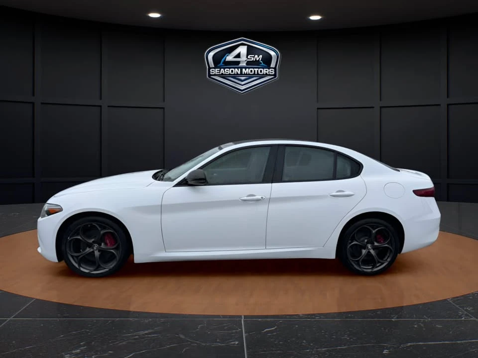 2019 Alfa Romeo Giulia - Image 17 of 20