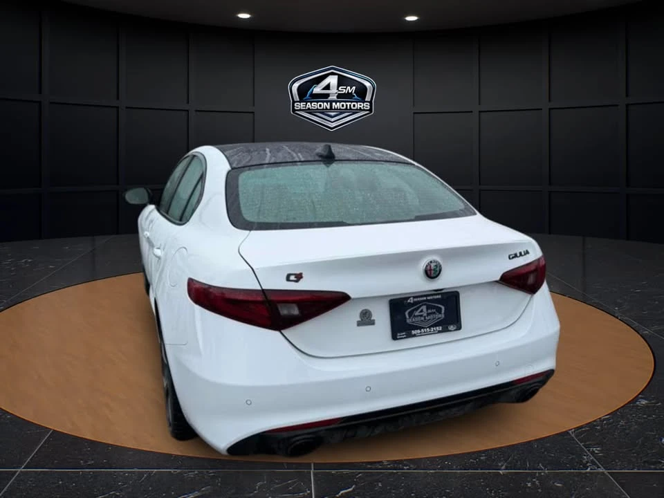 2019 Alfa Romeo Giulia - Image 12 of 20