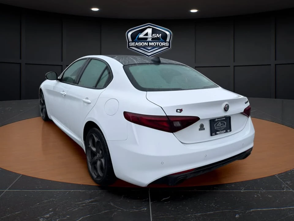 2019 Alfa Romeo Giulia - Image 13 of 20