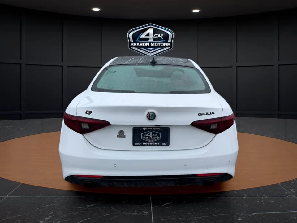 2019 Alfa Romeo Giulia - Image 11 of 20