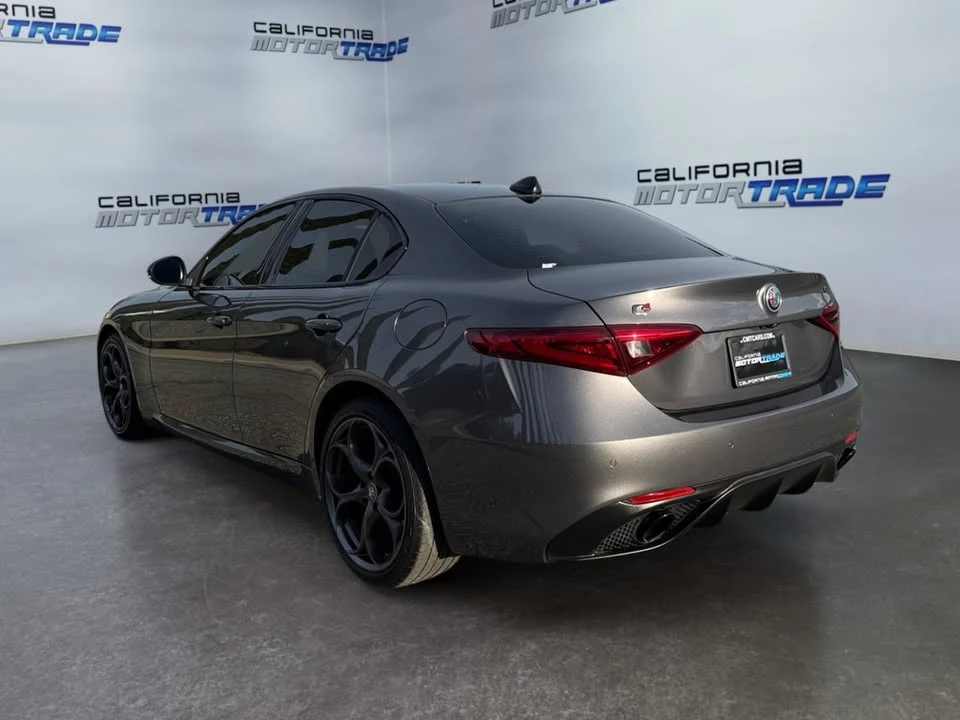 2019 Alfa Romeo Giulia - Image 7 of 20