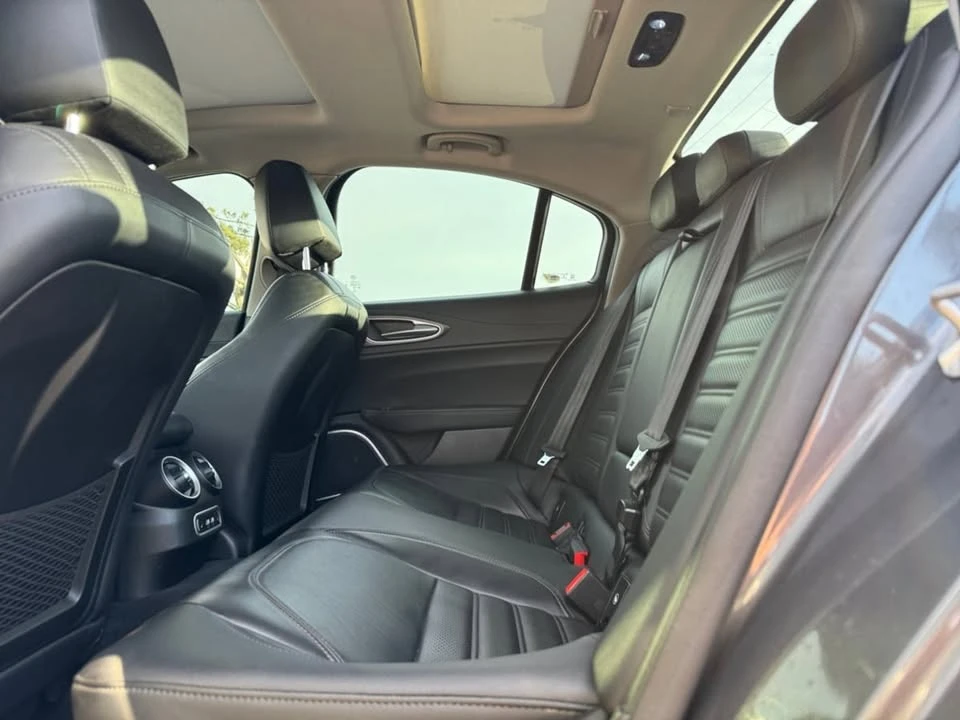 2019 Alfa Romeo Giulia - Image 18 of 20