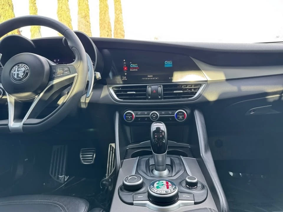 2019 Alfa Romeo Giulia - Image 15 of 20