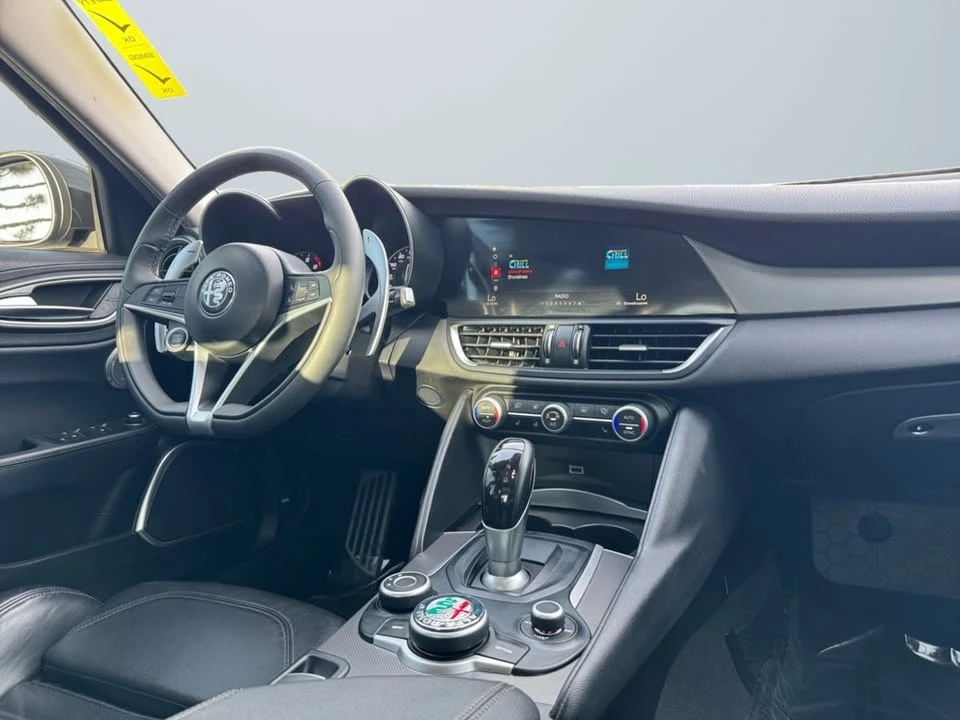 2019 Alfa Romeo Giulia - Image 14 of 20