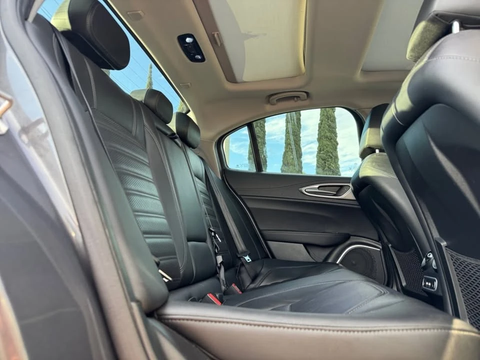 2019 Alfa Romeo Giulia - Image 19 of 20
