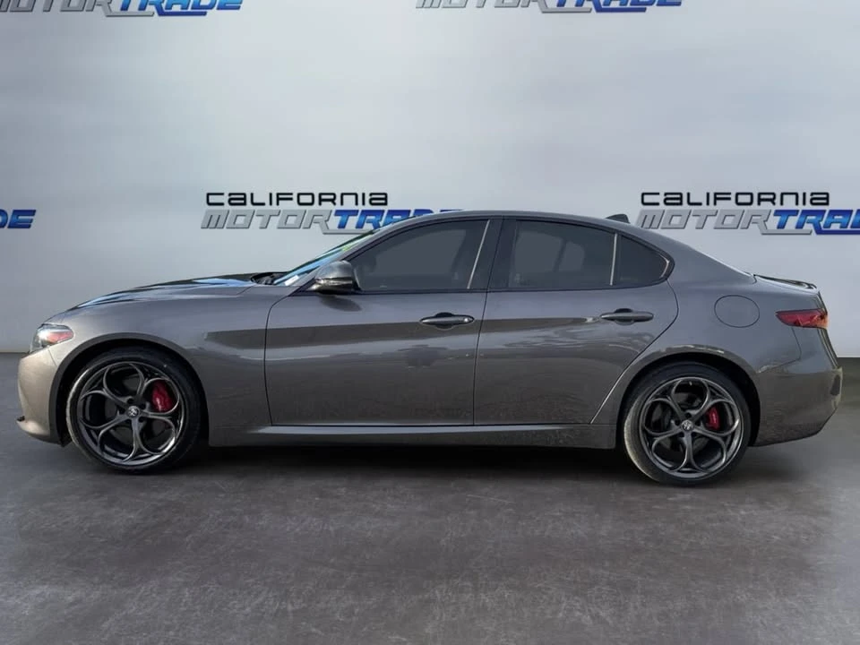 2019 Alfa Romeo Giulia - Image 8 of 20