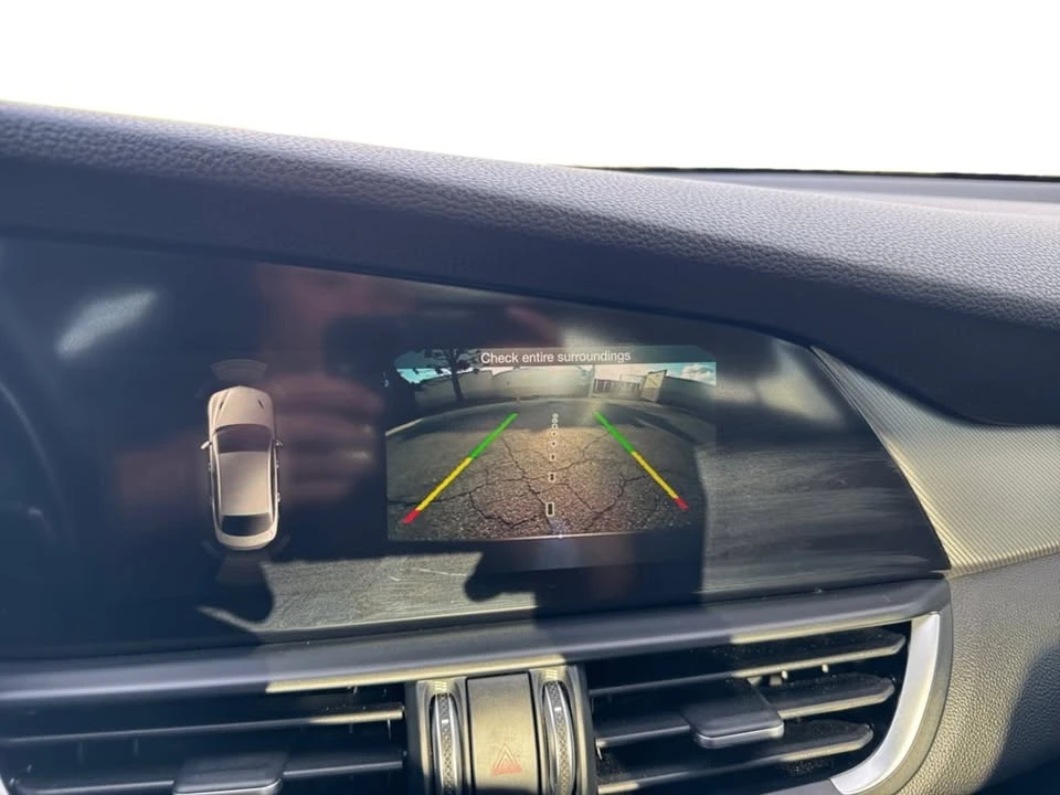 2019 Alfa Romeo Giulia - Image 13 of 20