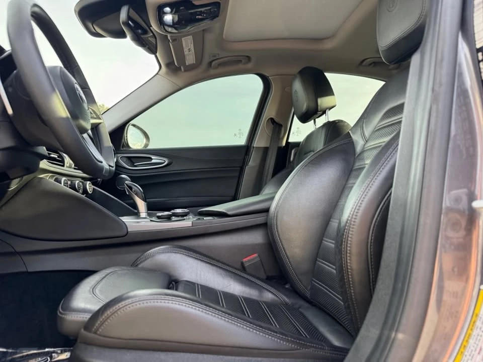 2019 Alfa Romeo Giulia - Image 17 of 20