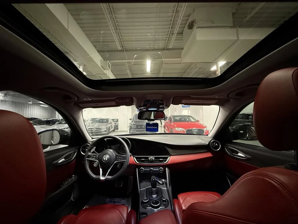 2019 Alfa Romeo Giulia - Image 18 of 19