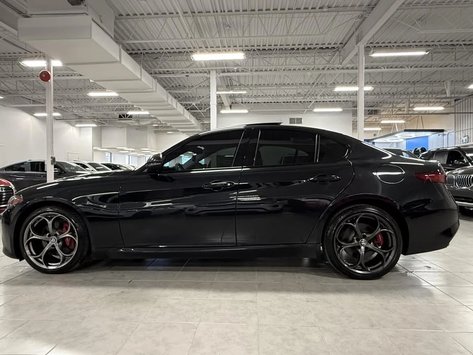 2019 Alfa Romeo Giulia - Image 10 of 19