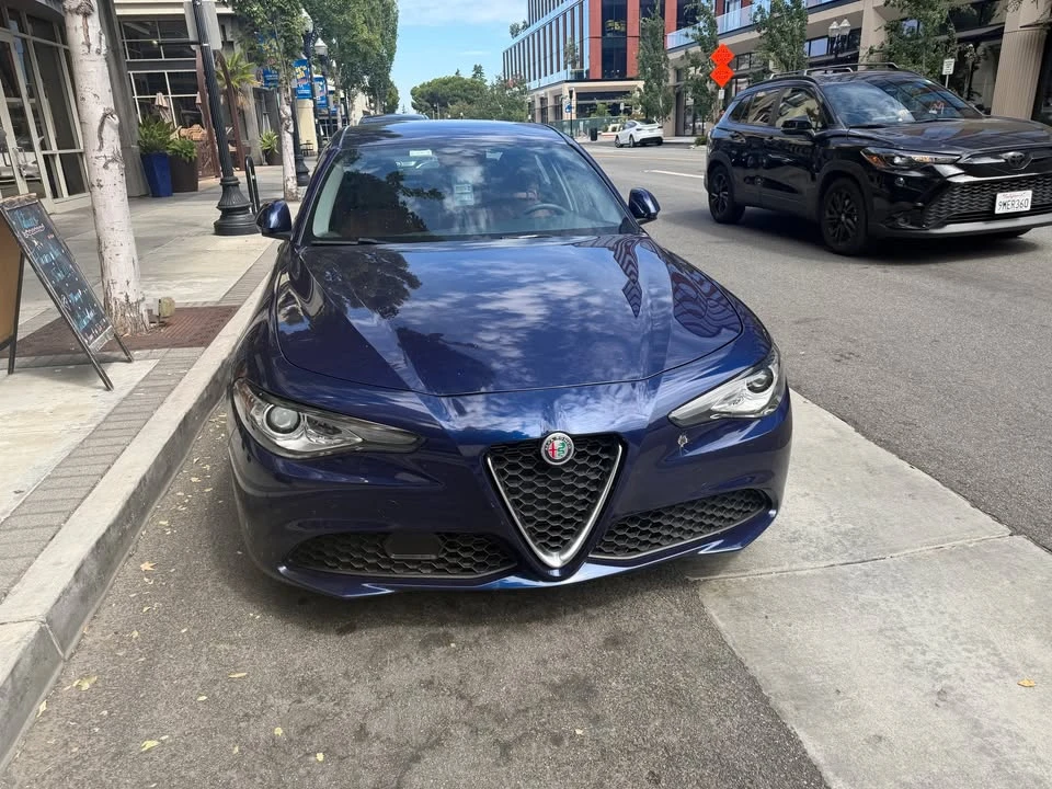 2019 Alfa Romeo Giulia - Image 5 of 8