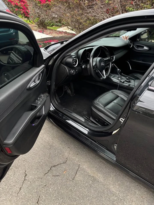 2019 Alfa Romeo Giulia - Image 8 of 10