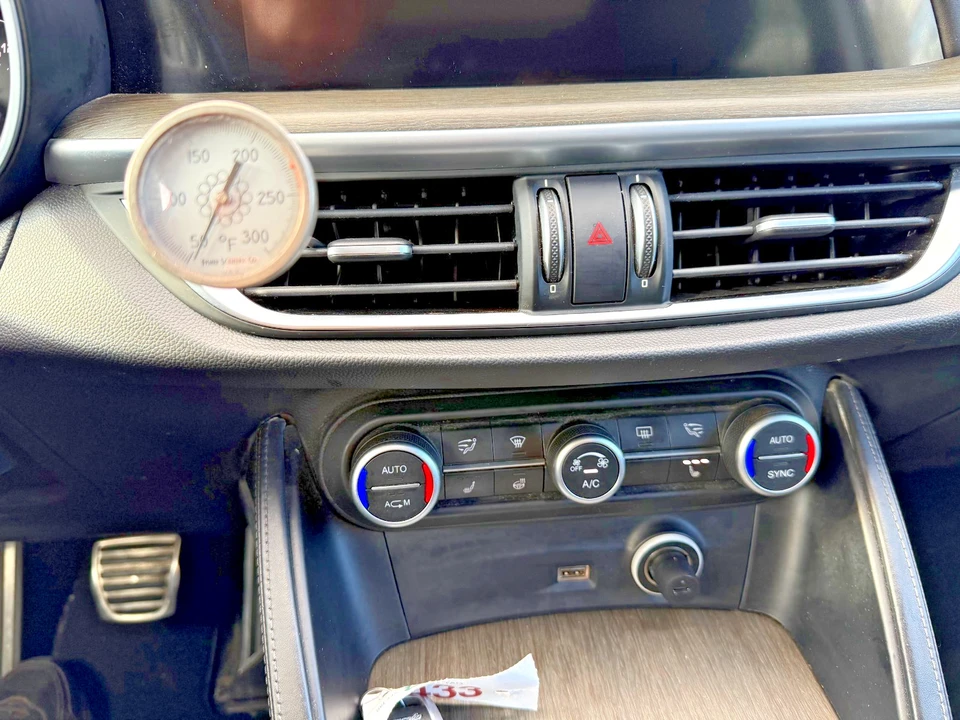 2019 Alfa Romeo Giulia - Image 18 of 21