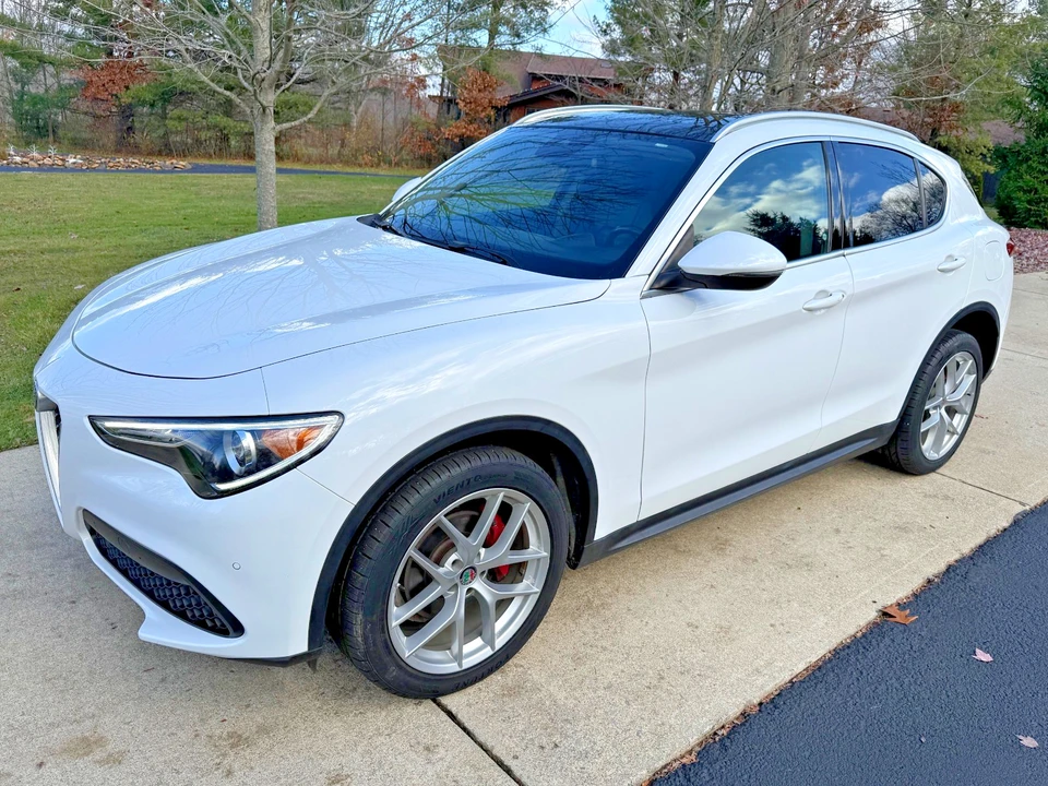 2019 Alfa Romeo Giulia - Image 8 of 21