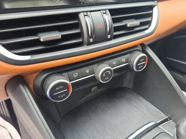 2019 Alfa Romeo Giulia - Image 19 of 19