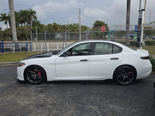 2019 Alfa Romeo Giulia - Image 5 of 19