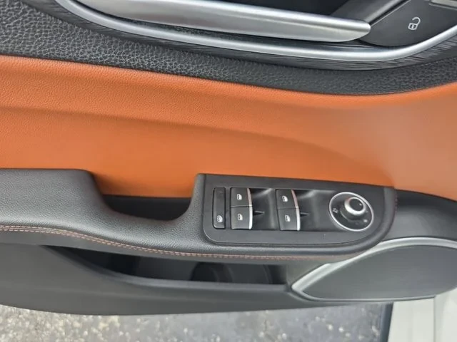 2019 Alfa Romeo Giulia - Image 17 of 19