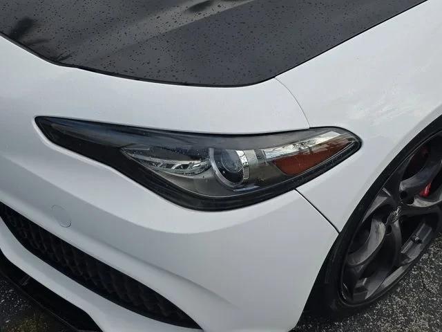 2019 Alfa Romeo Giulia - Image 7 of 19