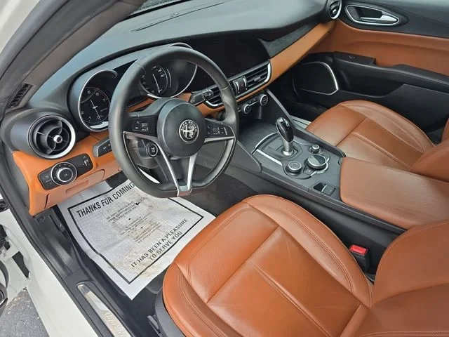 2019 Alfa Romeo Giulia - Image 14 of 19