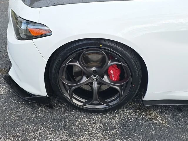 2019 Alfa Romeo Giulia - Image 6 of 19
